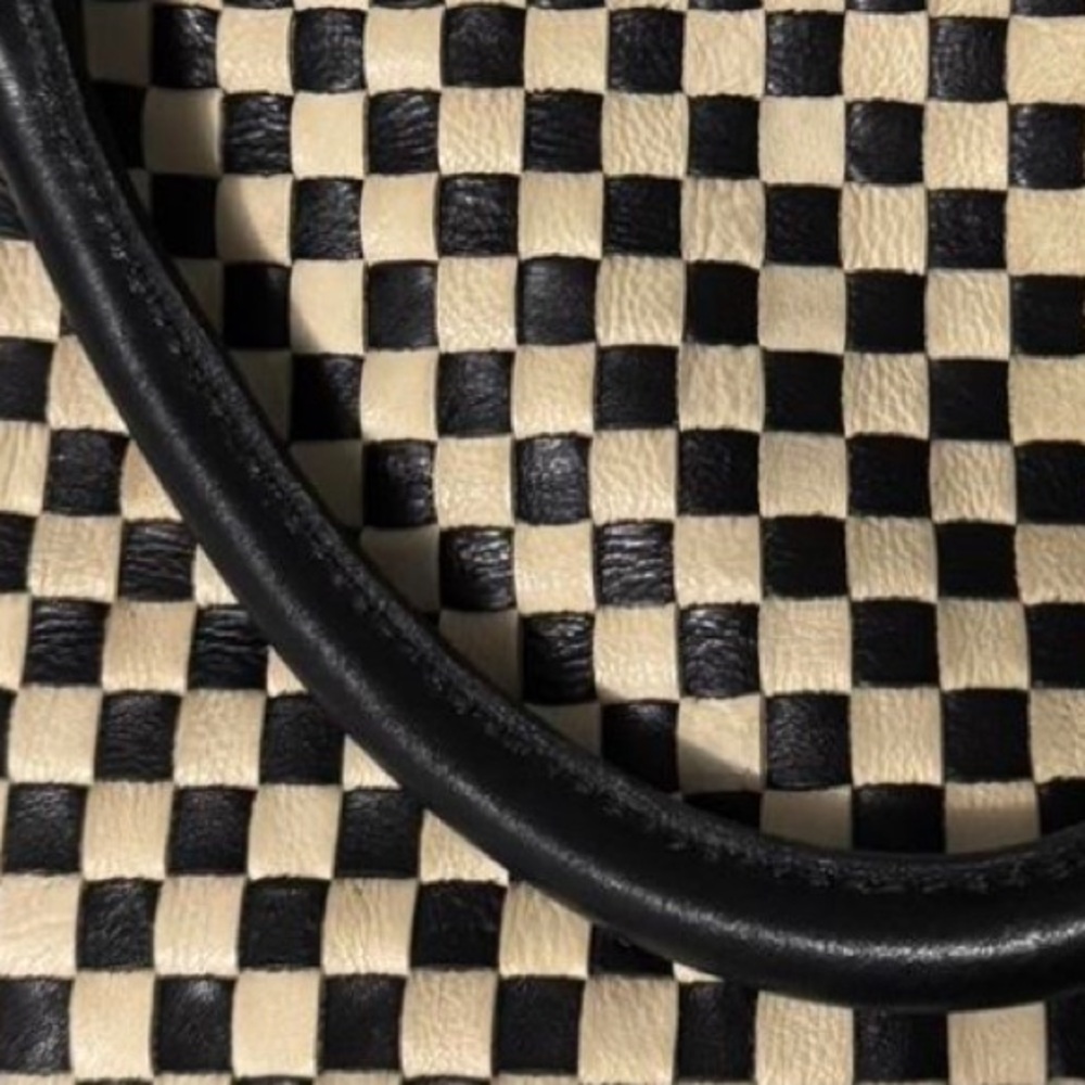 Clare V petit Moyen black and cream woven crossbody bag only used a few times - Picture 4 of 7